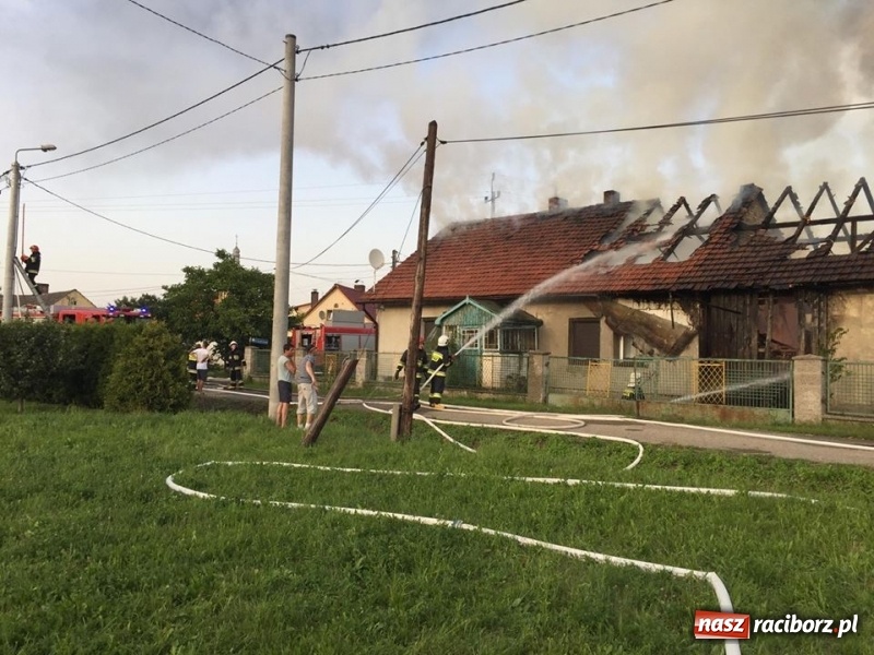 Zdjęcie w galerii na portalu naszraciborz.pl: 250 tysięcy złotych strat po wczorajszym pożarze w Zawadzie Książęcej! wiadomości z regionu
