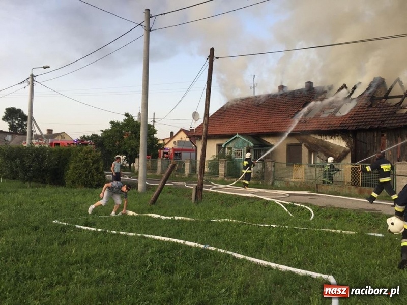 Zdjęcie w galerii na portalu naszraciborz.pl: 250 tysięcy złotych strat po wczorajszym pożarze w Zawadzie Książęcej! wiadomości z regionu