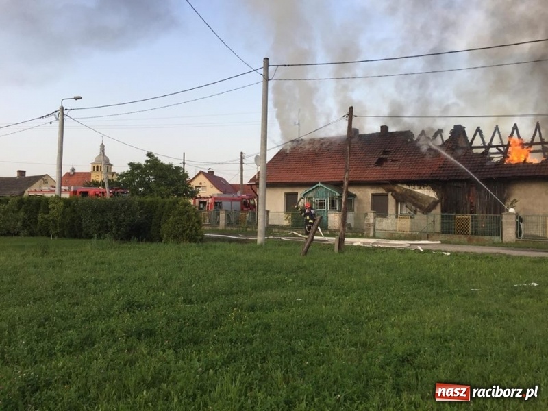 Zdjęcie w galerii na portalu naszraciborz.pl: 250 tysięcy złotych strat po wczorajszym pożarze w Zawadzie Książęcej! wiadomości z regionu