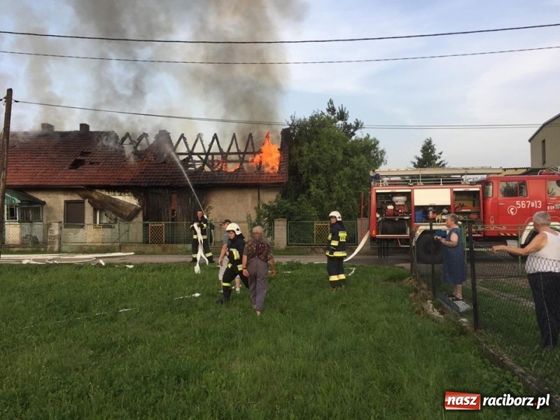 Zdjęcie w galerii na portalu naszraciborz.pl: 250 tysięcy złotych strat po wczorajszym pożarze w Zawadzie Książęcej! wiadomości z regionu