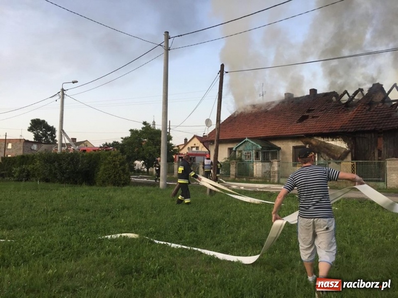 Zdjęcie w galerii na portalu naszraciborz.pl: 250 tysięcy złotych strat po wczorajszym pożarze w Zawadzie Książęcej! wiadomości z regionu