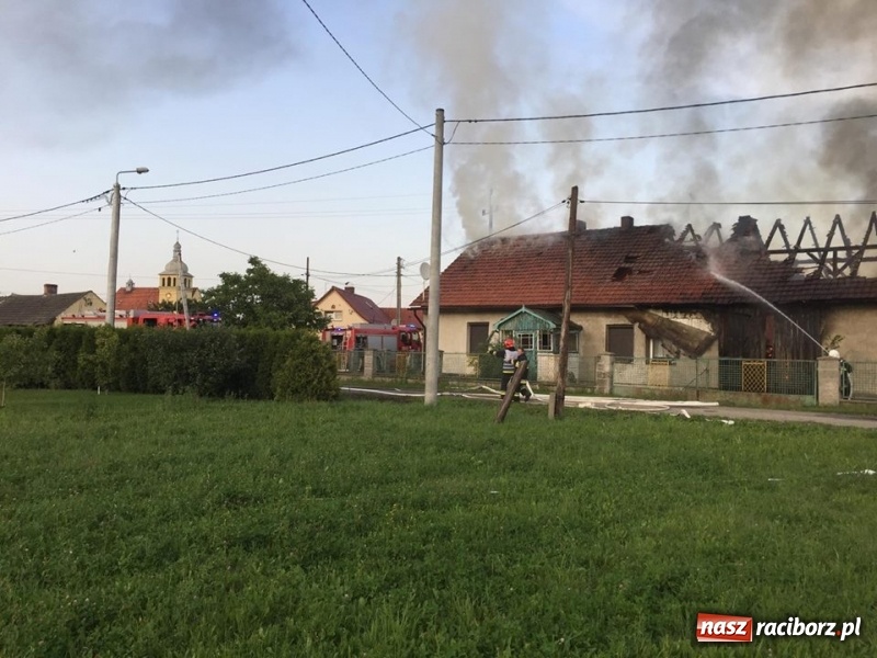 Zdjęcie w galerii na portalu naszraciborz.pl: 250 tysięcy złotych strat po wczorajszym pożarze w Zawadzie Książęcej! wiadomości z regionu