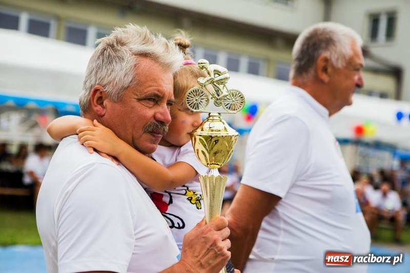 Zdjęcie w galerii na portalu naszraciborz.pl: Rowerem ku zdrowiu. Tęcza zaprasza na festyn  wiadomości z regionu