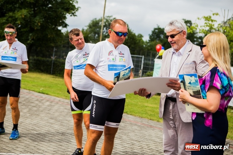 Zdjęcie w galerii na portalu naszraciborz.pl: Rowerem ku zdrowiu. Tęcza zaprasza na festyn  wiadomości z regionu
