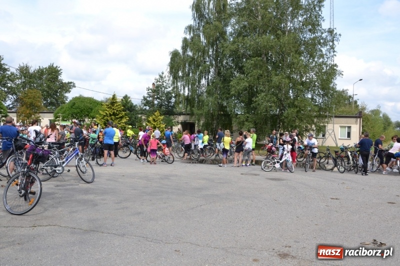 Zdjęcie w galerii na portalu naszraciborz.pl: Ponad 250 rowerzystów na trasie rajdu gminy Krzyżanowice i firmy Alas Utex wiadomości z regionu
