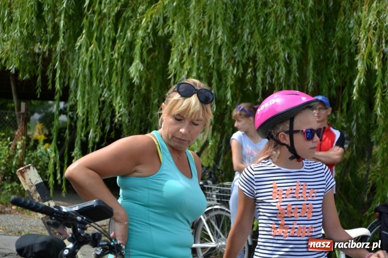 Zdjęcie w galerii na portalu naszraciborz.pl: Ponad 250 rowerzystów na trasie rajdu gminy Krzyżanowice i firmy Alas Utex wiadomości z regionu