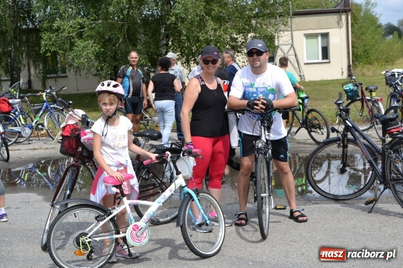 Zdjęcie w galerii na portalu naszraciborz.pl: Ponad 250 rowerzystów na trasie rajdu gminy Krzyżanowice i firmy Alas Utex wiadomości z regionu