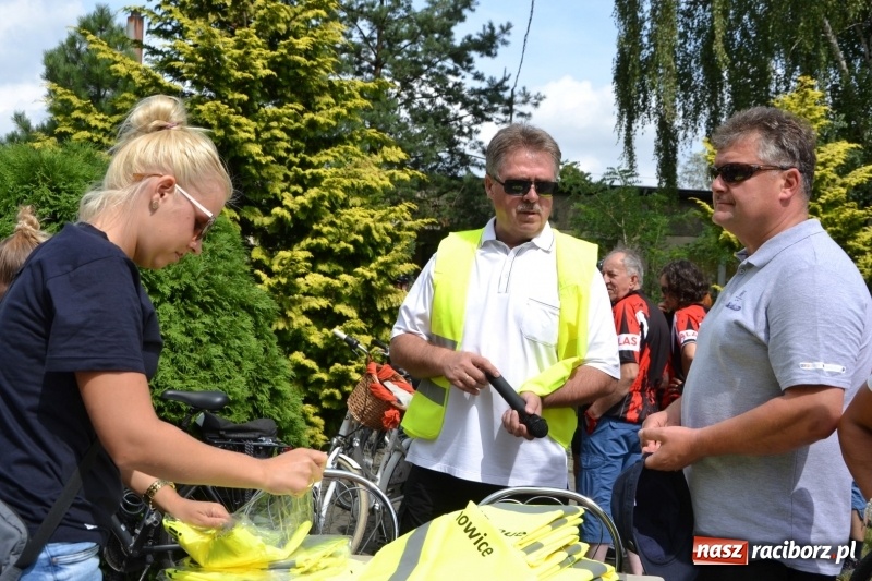 Zdjęcie w galerii na portalu naszraciborz.pl: Ponad 250 rowerzystów na trasie rajdu gminy Krzyżanowice i firmy Alas Utex wiadomości z regionu