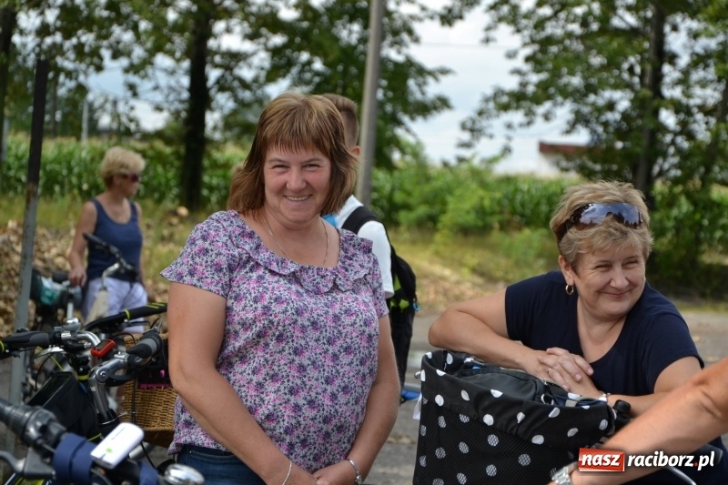 Zdjęcie w galerii na portalu naszraciborz.pl: Ponad 250 rowerzystów na trasie rajdu gminy Krzyżanowice i firmy Alas Utex wiadomości z regionu