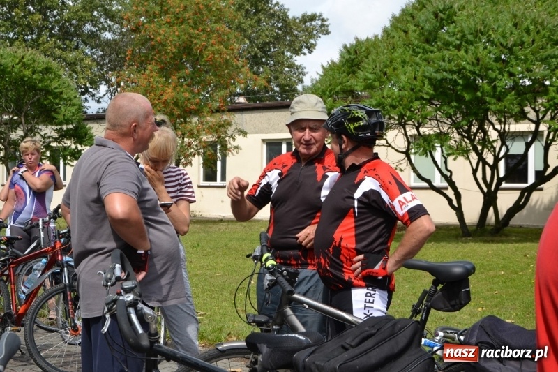 Zdjęcie w galerii na portalu naszraciborz.pl: Ponad 250 rowerzystów na trasie rajdu gminy Krzyżanowice i firmy Alas Utex wiadomości z regionu