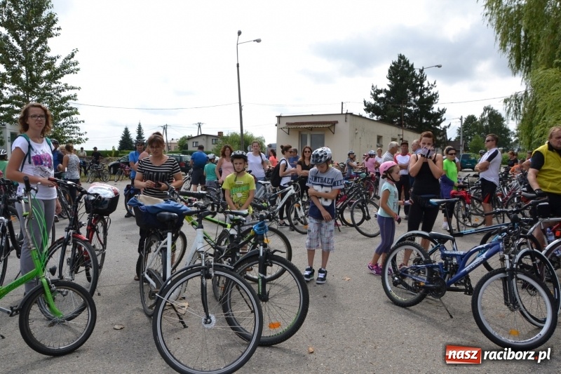 Zdjęcie w galerii na portalu naszraciborz.pl: Ponad 250 rowerzystów na trasie rajdu gminy Krzyżanowice i firmy Alas Utex wiadomości z regionu