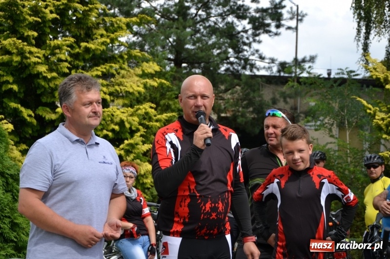 Zdjęcie w galerii na portalu naszraciborz.pl: Ponad 250 rowerzystów na trasie rajdu gminy Krzyżanowice i firmy Alas Utex wiadomości z regionu