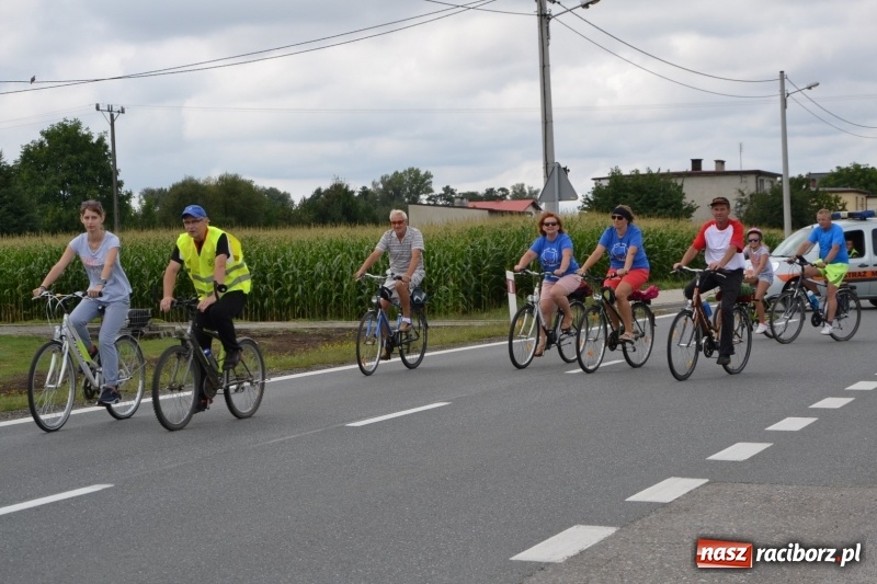 Zdjęcie w galerii na portalu naszraciborz.pl: Ponad 250 rowerzystów na trasie rajdu gminy Krzyżanowice i firmy Alas Utex wiadomości z regionu