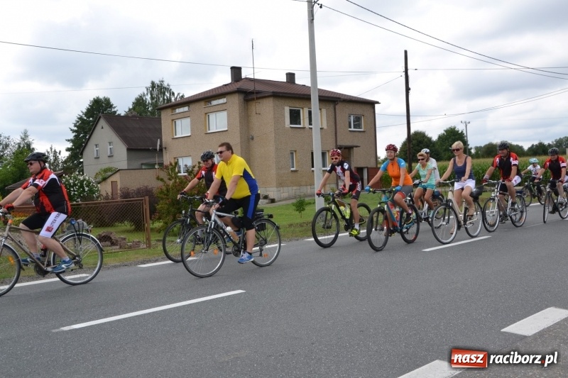 Zdjęcie w galerii na portalu naszraciborz.pl: Ponad 250 rowerzystów na trasie rajdu gminy Krzyżanowice i firmy Alas Utex wiadomości z regionu