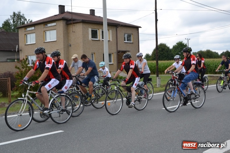 Zdjęcie w galerii na portalu naszraciborz.pl: Ponad 250 rowerzystów na trasie rajdu gminy Krzyżanowice i firmy Alas Utex wiadomości z regionu