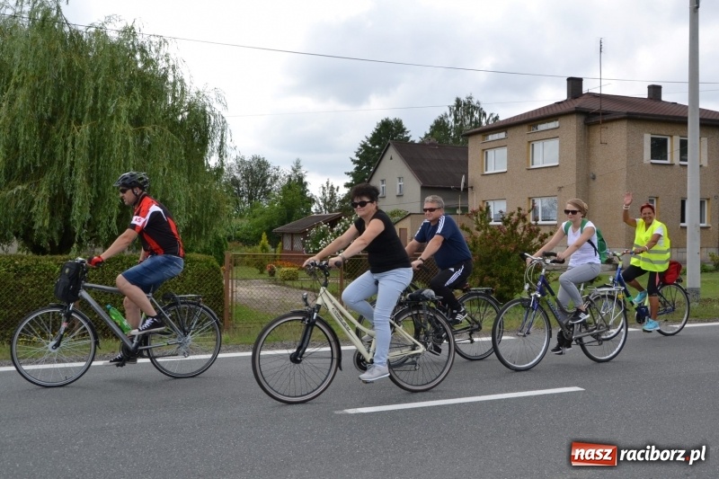 Zdjęcie w galerii na portalu naszraciborz.pl: Ponad 250 rowerzystów na trasie rajdu gminy Krzyżanowice i firmy Alas Utex wiadomości z regionu
