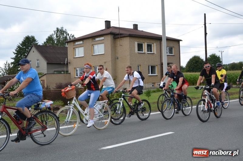 Zdjęcie w galerii na portalu naszraciborz.pl: Ponad 250 rowerzystów na trasie rajdu gminy Krzyżanowice i firmy Alas Utex wiadomości z regionu