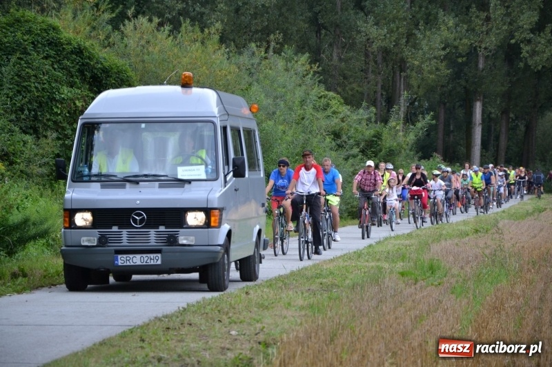 Zdjęcie w galerii na portalu naszraciborz.pl: Ponad 250 rowerzystów na trasie rajdu gminy Krzyżanowice i firmy Alas Utex wiadomości z regionu