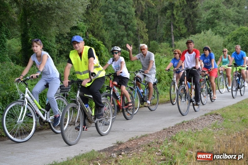 Zdjęcie w galerii na portalu naszraciborz.pl: Ponad 250 rowerzystów na trasie rajdu gminy Krzyżanowice i firmy Alas Utex wiadomości z regionu
