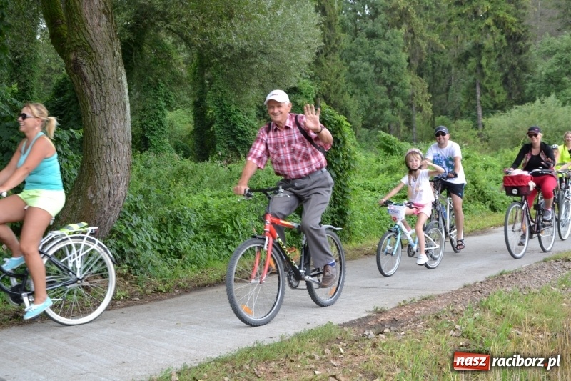 Zdjęcie w galerii na portalu naszraciborz.pl: Ponad 250 rowerzystów na trasie rajdu gminy Krzyżanowice i firmy Alas Utex wiadomości z regionu