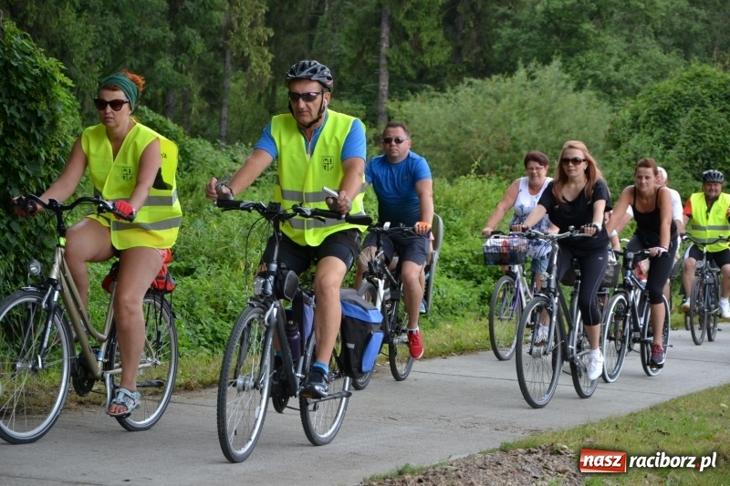 Zdjęcie w galerii na portalu naszraciborz.pl: Ponad 250 rowerzystów na trasie rajdu gminy Krzyżanowice i firmy Alas Utex wiadomości z regionu