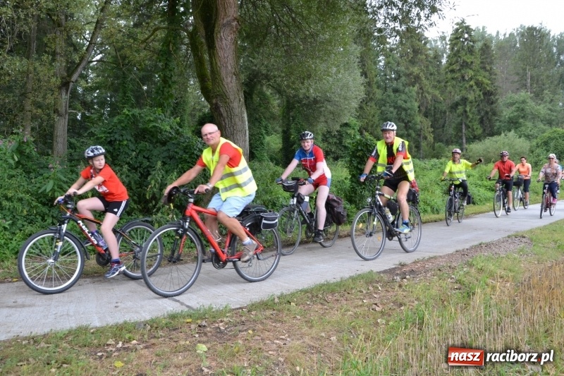 Zdjęcie w galerii na portalu naszraciborz.pl: Ponad 250 rowerzystów na trasie rajdu gminy Krzyżanowice i firmy Alas Utex wiadomości z regionu