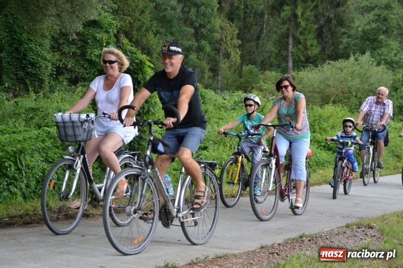 Zdjęcie w galerii na portalu naszraciborz.pl: Ponad 250 rowerzystów na trasie rajdu gminy Krzyżanowice i firmy Alas Utex wiadomości z regionu