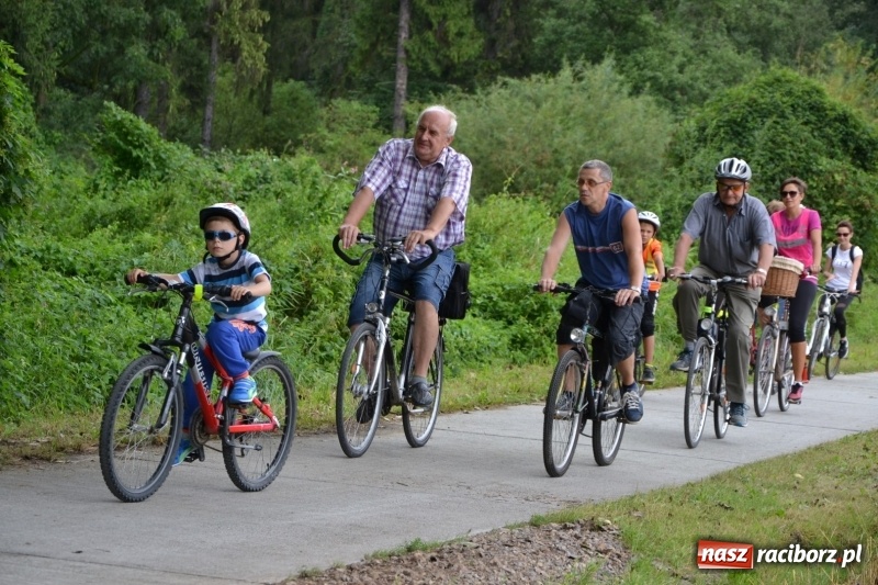 Zdjęcie w galerii na portalu naszraciborz.pl: Ponad 250 rowerzystów na trasie rajdu gminy Krzyżanowice i firmy Alas Utex wiadomości z regionu