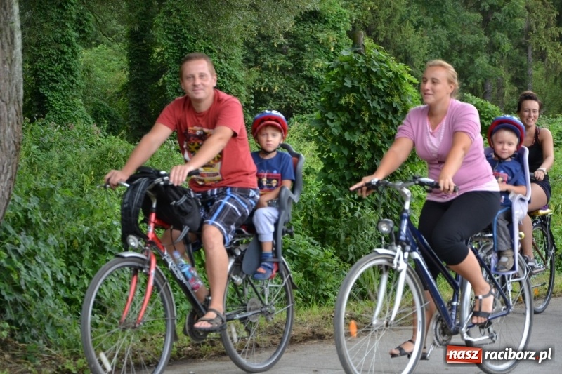 Zdjęcie w galerii na portalu naszraciborz.pl: Ponad 250 rowerzystów na trasie rajdu gminy Krzyżanowice i firmy Alas Utex wiadomości z regionu