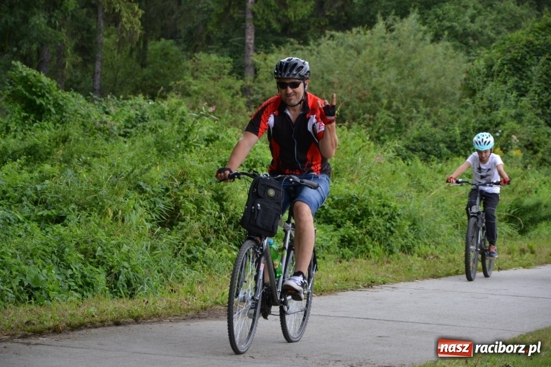 Zdjęcie w galerii na portalu naszraciborz.pl: Ponad 250 rowerzystów na trasie rajdu gminy Krzyżanowice i firmy Alas Utex wiadomości z regionu