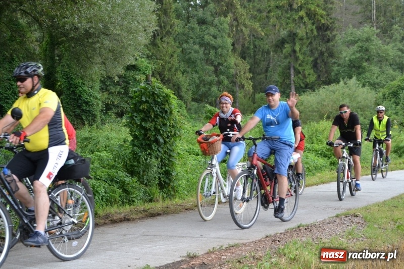 Zdjęcie w galerii na portalu naszraciborz.pl: Ponad 250 rowerzystów na trasie rajdu gminy Krzyżanowice i firmy Alas Utex wiadomości z regionu