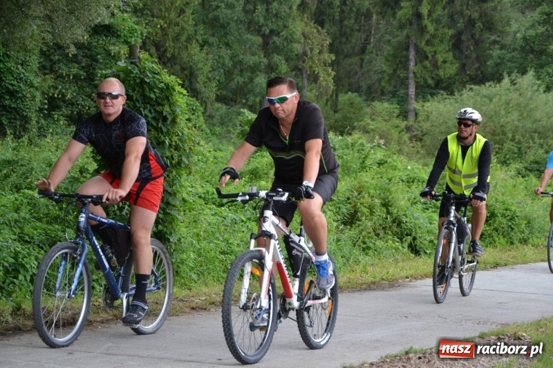 Zdjęcie w galerii na portalu naszraciborz.pl: Ponad 250 rowerzystów na trasie rajdu gminy Krzyżanowice i firmy Alas Utex wiadomości z regionu