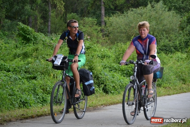 Zdjęcie w galerii na portalu naszraciborz.pl: Ponad 250 rowerzystów na trasie rajdu gminy Krzyżanowice i firmy Alas Utex wiadomości z regionu