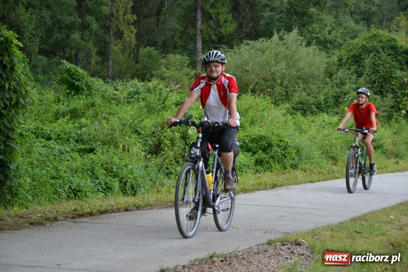 Zdjęcie w galerii na portalu naszraciborz.pl: Ponad 250 rowerzystów na trasie rajdu gminy Krzyżanowice i firmy Alas Utex wiadomości z regionu