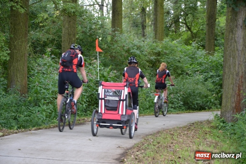 Zdjęcie w galerii na portalu naszraciborz.pl: Ponad 250 rowerzystów na trasie rajdu gminy Krzyżanowice i firmy Alas Utex wiadomości z regionu