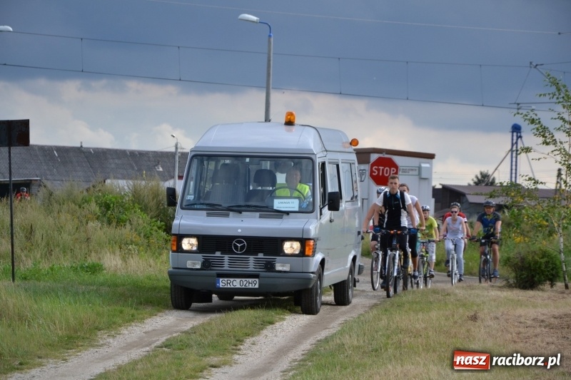 Zdjęcie w galerii na portalu naszraciborz.pl: Ponad 250 rowerzystów na trasie rajdu gminy Krzyżanowice i firmy Alas Utex wiadomości z regionu