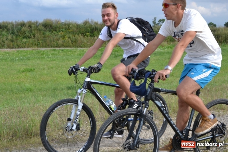 Zdjęcie w galerii na portalu naszraciborz.pl: Ponad 250 rowerzystów na trasie rajdu gminy Krzyżanowice i firmy Alas Utex wiadomości z regionu