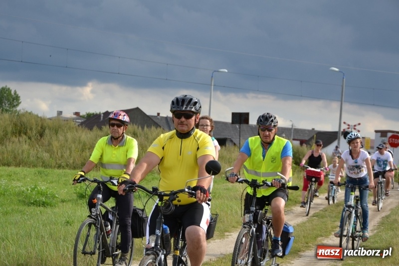 Zdjęcie w galerii na portalu naszraciborz.pl: Ponad 250 rowerzystów na trasie rajdu gminy Krzyżanowice i firmy Alas Utex wiadomości z regionu