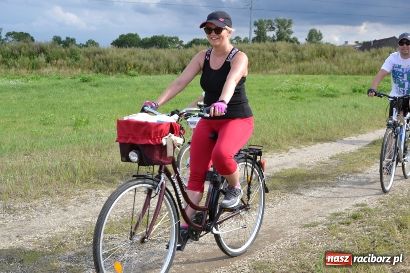 Zdjęcie w galerii na portalu naszraciborz.pl: Ponad 250 rowerzystów na trasie rajdu gminy Krzyżanowice i firmy Alas Utex wiadomości z regionu