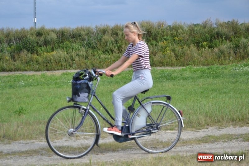 Zdjęcie w galerii na portalu naszraciborz.pl: Ponad 250 rowerzystów na trasie rajdu gminy Krzyżanowice i firmy Alas Utex wiadomości z regionu