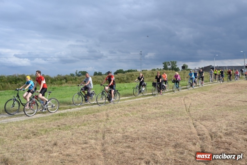 Zdjęcie w galerii na portalu naszraciborz.pl: Ponad 250 rowerzystów na trasie rajdu gminy Krzyżanowice i firmy Alas Utex wiadomości z regionu