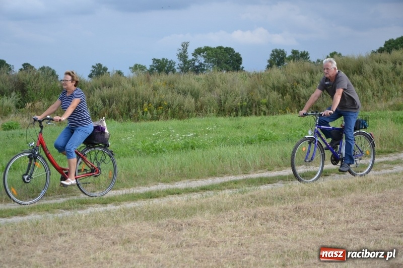 Zdjęcie w galerii na portalu naszraciborz.pl: Ponad 250 rowerzystów na trasie rajdu gminy Krzyżanowice i firmy Alas Utex wiadomości z regionu