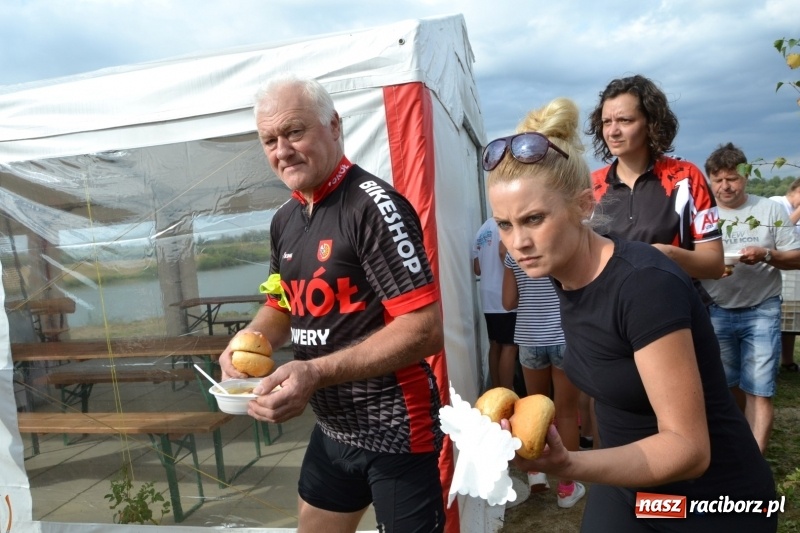 Zdjęcie w galerii na portalu naszraciborz.pl: Ponad 250 rowerzystów na trasie rajdu gminy Krzyżanowice i firmy Alas Utex wiadomości z regionu