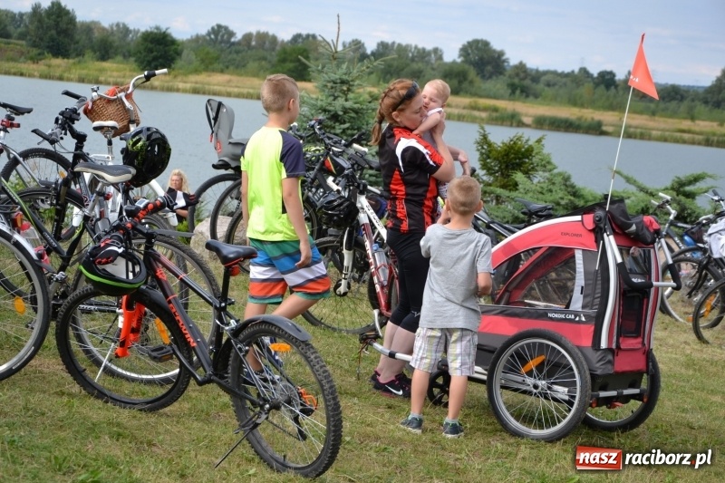Zdjęcie w galerii na portalu naszraciborz.pl: Ponad 250 rowerzystów na trasie rajdu gminy Krzyżanowice i firmy Alas Utex wiadomości z regionu