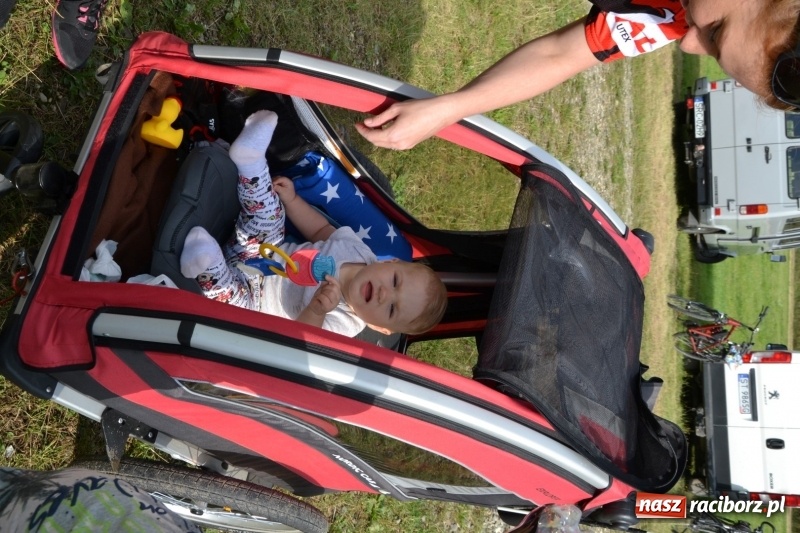 Zdjęcie w galerii na portalu naszraciborz.pl: Ponad 250 rowerzystów na trasie rajdu gminy Krzyżanowice i firmy Alas Utex wiadomości z regionu