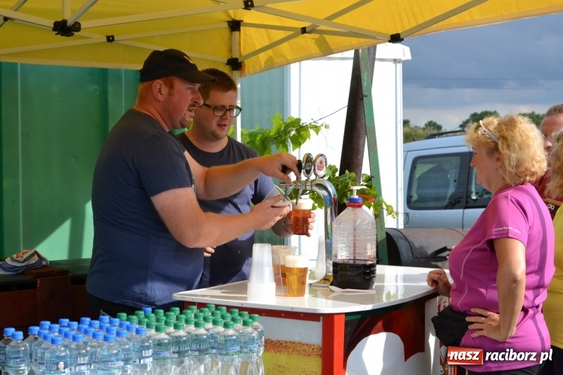 Zdjęcie w galerii na portalu naszraciborz.pl: Ponad 250 rowerzystów na trasie rajdu gminy Krzyżanowice i firmy Alas Utex wiadomości z regionu