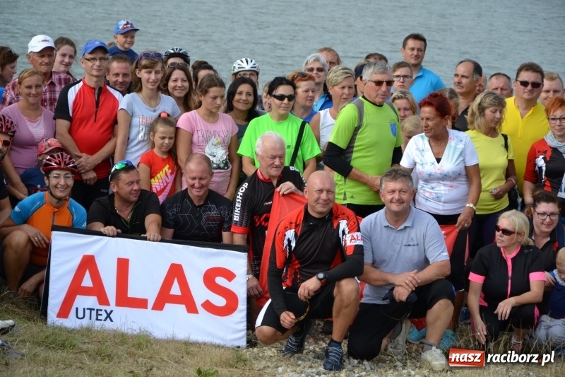 Zdjęcie w galerii na portalu naszraciborz.pl: Ponad 250 rowerzystów na trasie rajdu gminy Krzyżanowice i firmy Alas Utex wiadomości z regionu