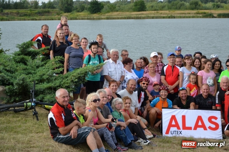 Zdjęcie w galerii na portalu naszraciborz.pl: Ponad 250 rowerzystów na trasie rajdu gminy Krzyżanowice i firmy Alas Utex wiadomości z regionu