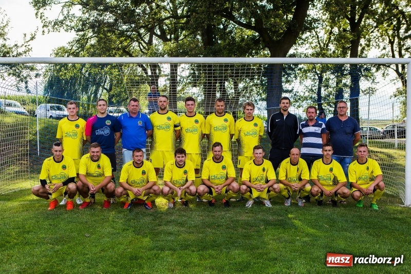 Zdjęcie w galerii na portalu naszraciborz.pl: Owsiszcze pokonały Gamów na jego terenie wiadomości z regionu
