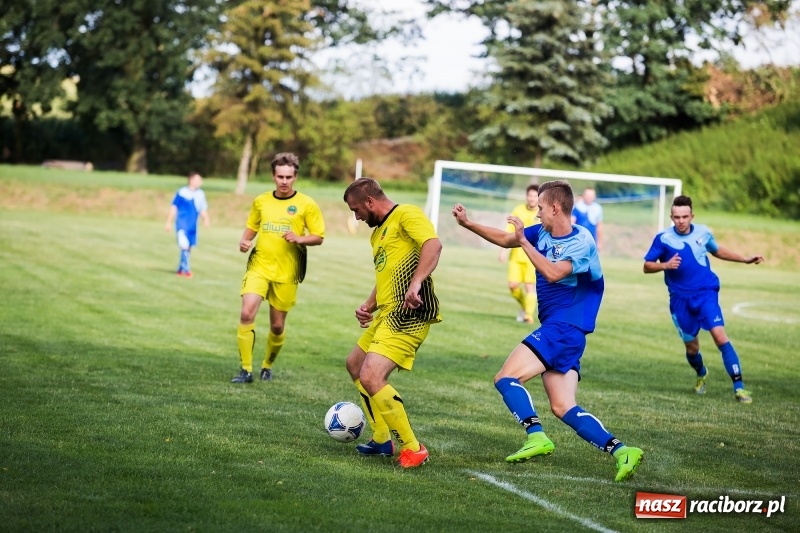 Zdjęcie w galerii na portalu naszraciborz.pl: Owsiszcze pokonały Gamów na jego terenie wiadomości z regionu